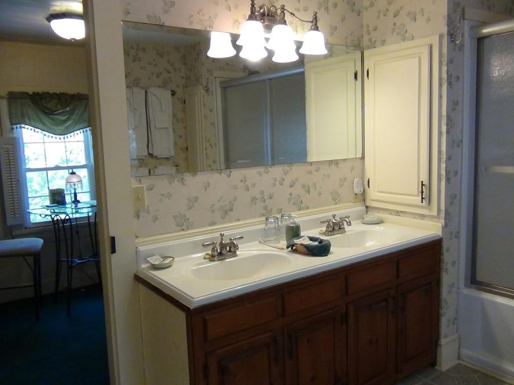 Buffalo Tavern Bed And Breakfast West Jefferson Kamer foto