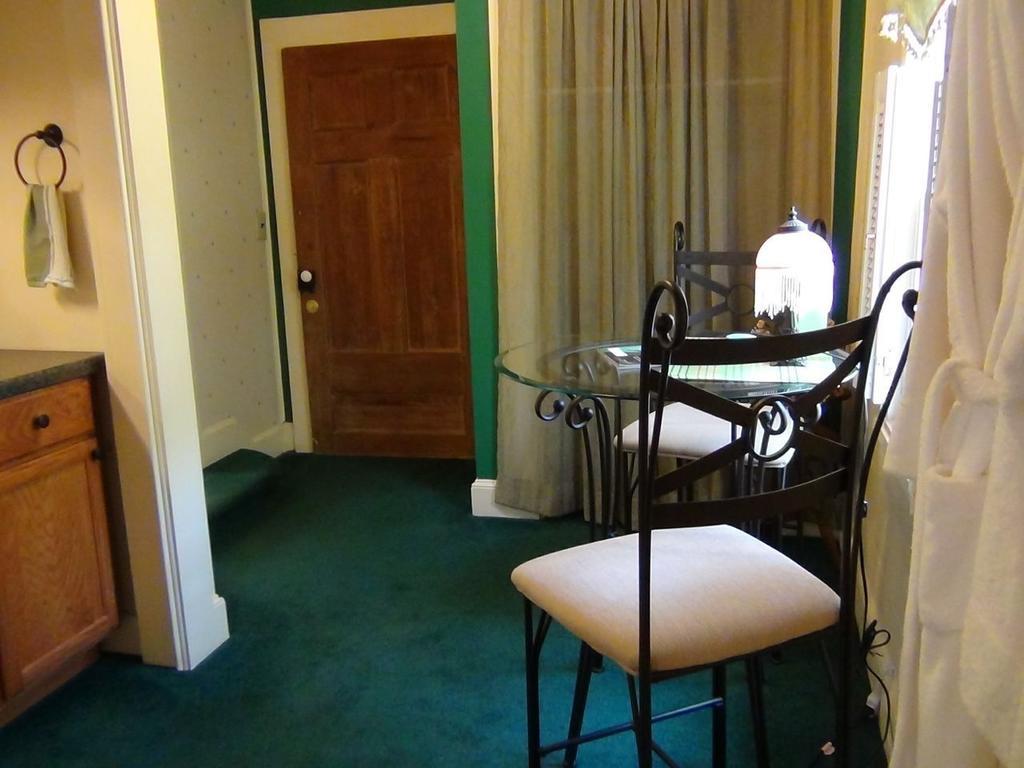 Buffalo Tavern Bed And Breakfast West Jefferson Kamer foto