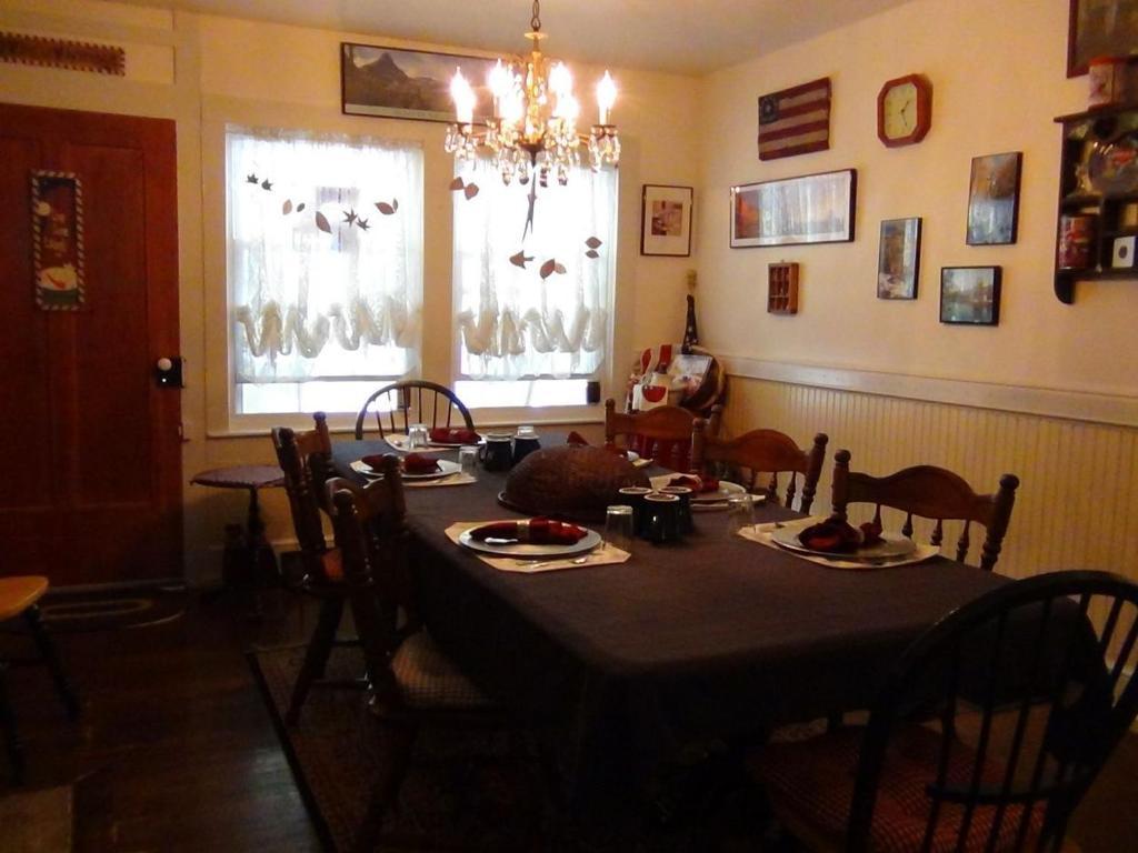 Buffalo Tavern Bed And Breakfast West Jefferson Buitenkant foto